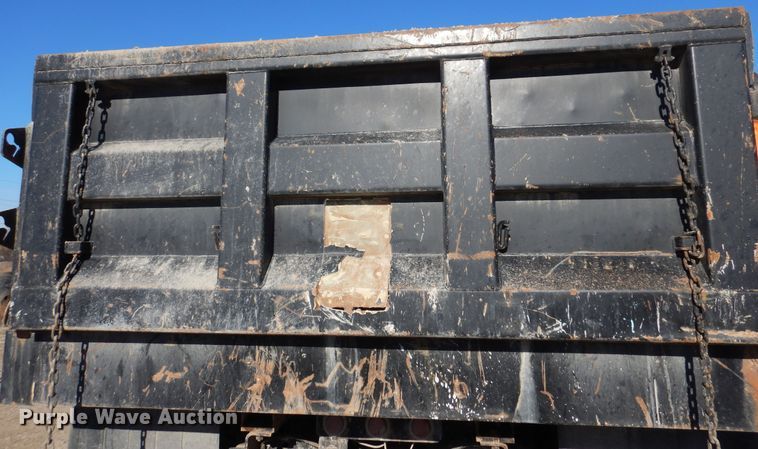 image for item OL9492 2005 International 7400  dump truck