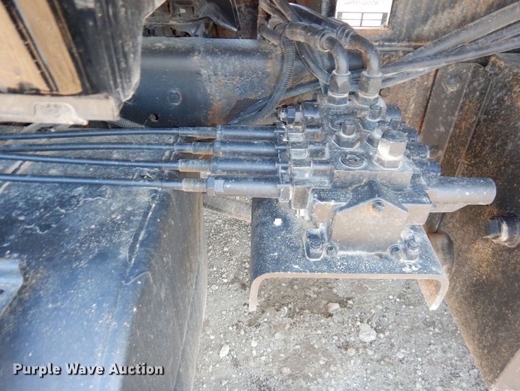 image for item OL9492 2005 International 7400  dump truck