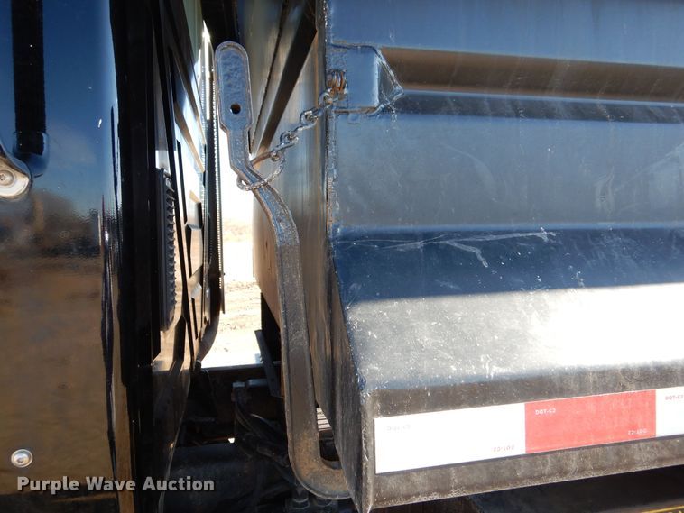 image for item OL9492 2005 International 7400  dump truck