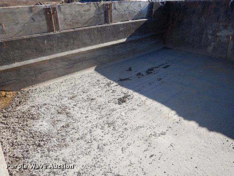 image for item OL9492 2005 International 7400  dump truck