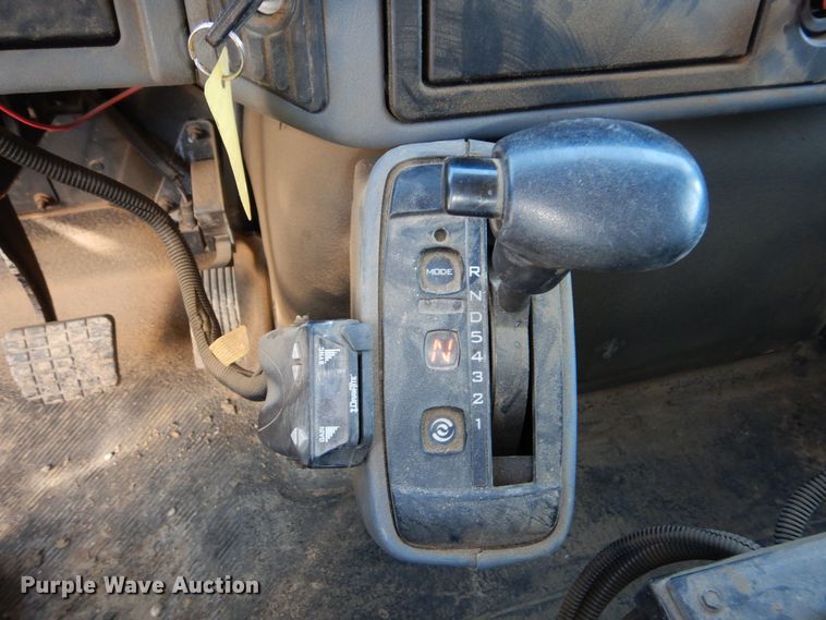 image for item OL9492 2005 International 7400  dump truck