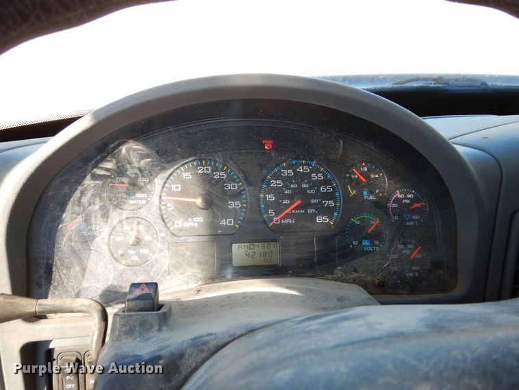 image for item OL9492 2005 International 7400  dump truck