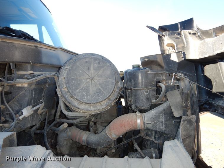 image for item OL9492 2005 International 7400  dump truck