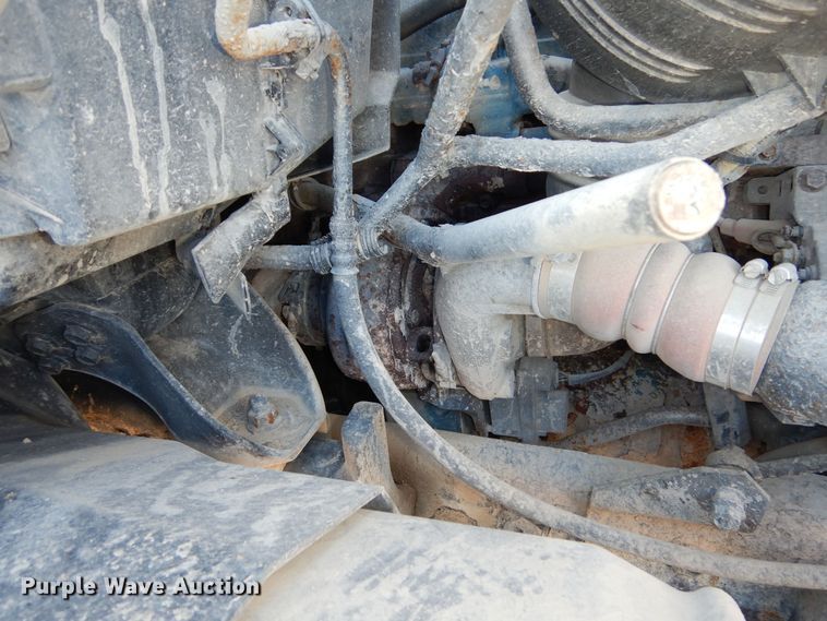 image for item OL9492 2005 International 7400  dump truck