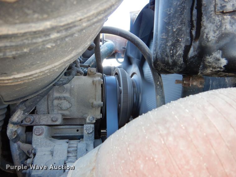 image for item OL9492 2005 International 7400  dump truck