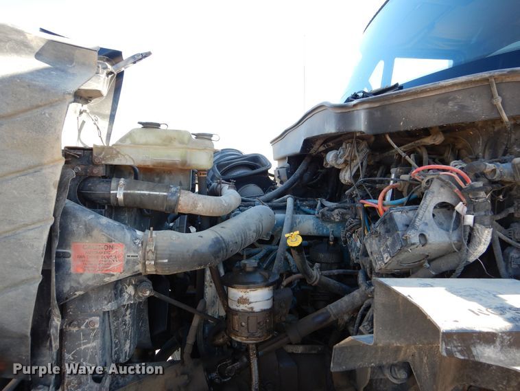 image for item OL9492 2005 International 7400  dump truck