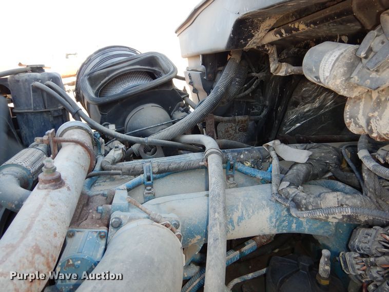 image for item OL9492 2005 International 7400  dump truck