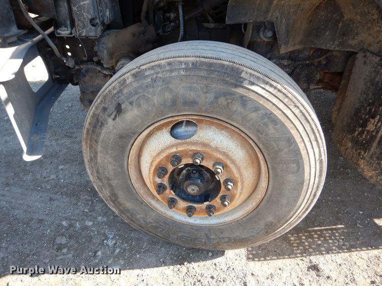 image for item OL9492 2005 International 7400  dump truck