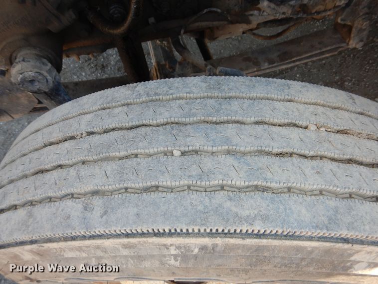 image for item OL9492 2005 International 7400  dump truck