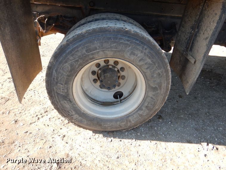 image for item OL9492 2005 International 7400  dump truck