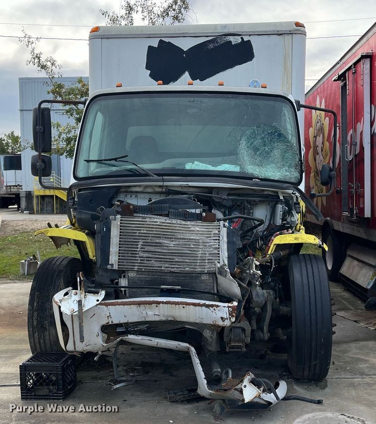 image for item DH8591 2007 Freightliner Business Class M2  refrigerated truck