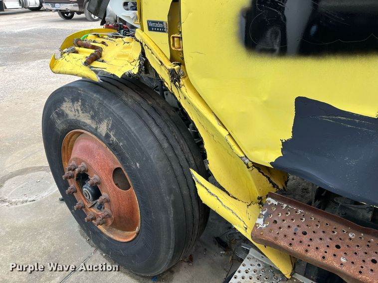 image for item DH8591 2007 Freightliner Business Class M2  refrigerated truck