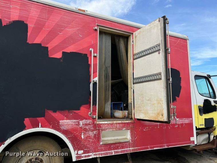 image for item DH8591 2007 Freightliner Business Class M2  refrigerated truck