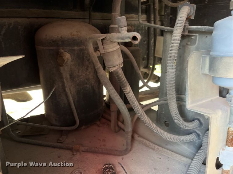 image for item DH8591 2007 Freightliner Business Class M2  refrigerated truck