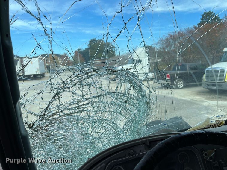 image for item DH8591 2007 Freightliner Business Class M2  refrigerated truck