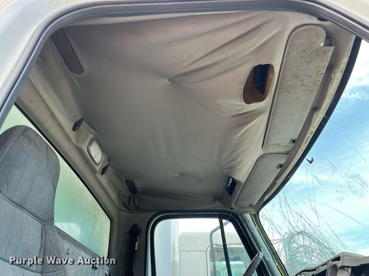 image for item DH8591 2007 Freightliner Business Class M2  refrigerated truck