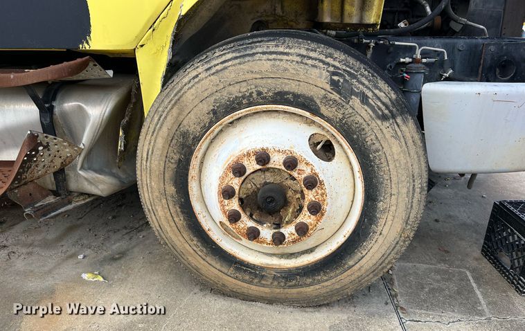 image for item DH8591 2007 Freightliner Business Class M2  refrigerated truck