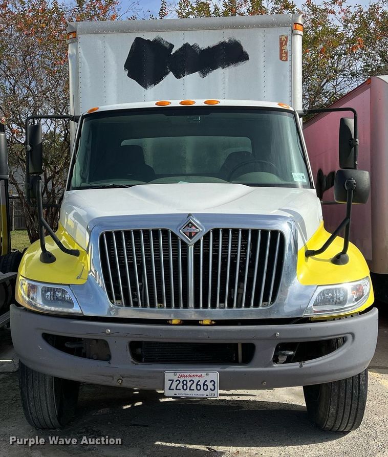 image for item DH8592 2011 International DuraStar 4300  refrigerated truck