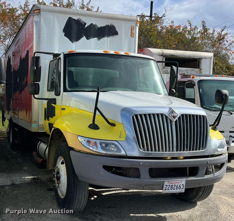 image for item DH8592 2011 International DuraStar 4300  refrigerated truck