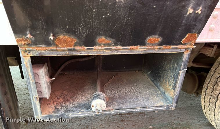 image for item DH8592 2011 International DuraStar 4300  refrigerated truck