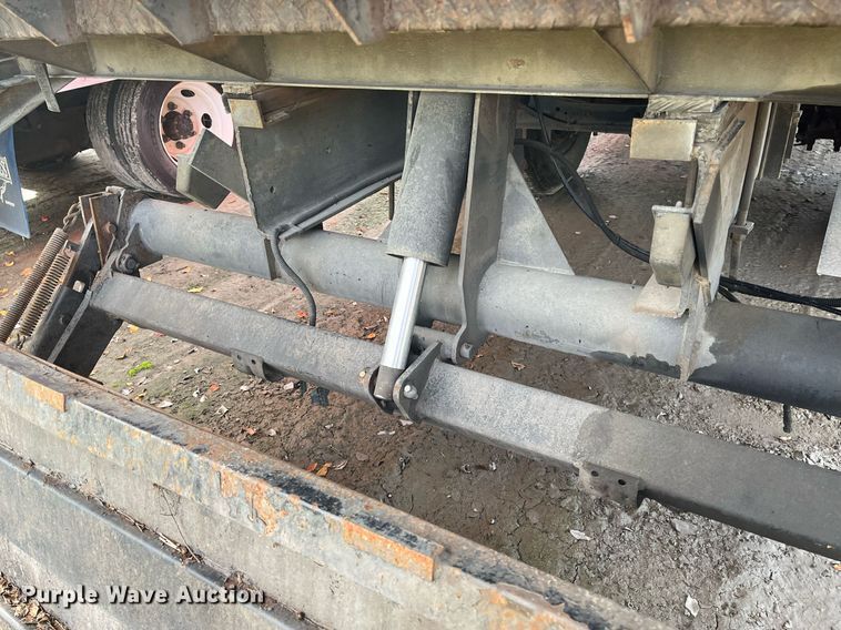 image for item DH8592 2011 International DuraStar 4300  refrigerated truck