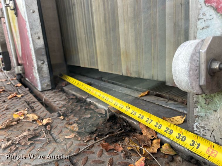 image for item DH8592 2011 International DuraStar 4300  refrigerated truck