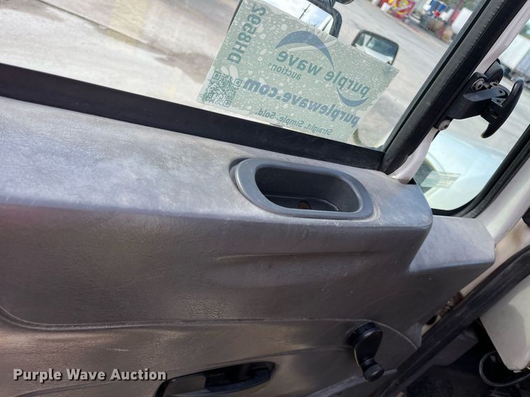 image for item DH8592 2011 International DuraStar 4300  refrigerated truck