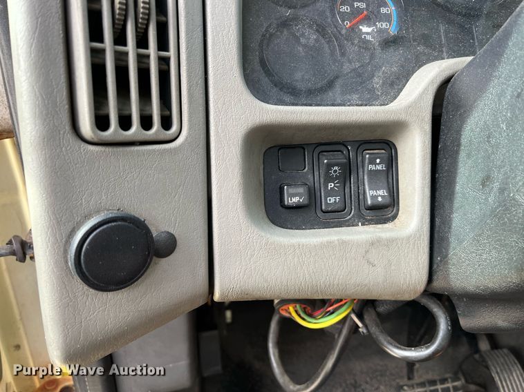 image for item DH8592 2011 International DuraStar 4300  refrigerated truck