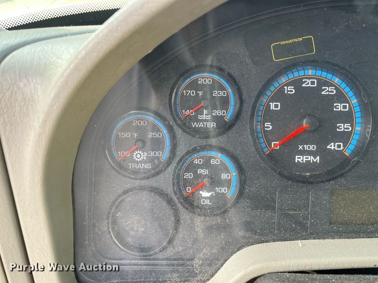 image for item DH8592 2011 International DuraStar 4300  refrigerated truck