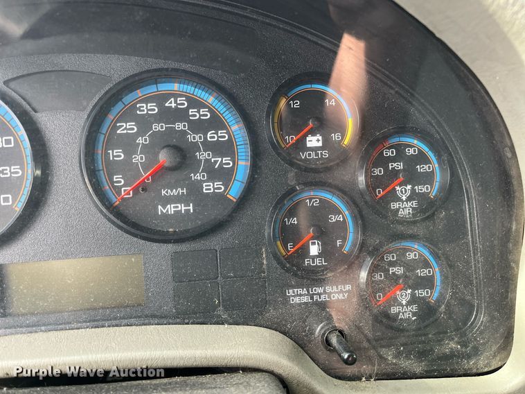 image for item DH8592 2011 International DuraStar 4300  refrigerated truck