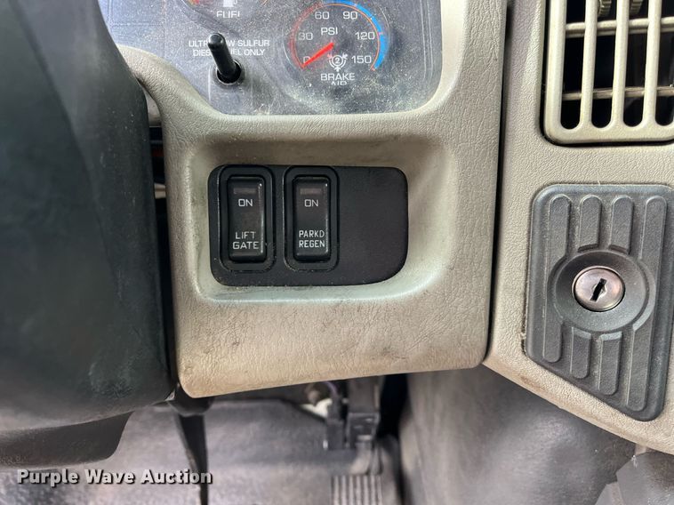 image for item DH8592 2011 International DuraStar 4300  refrigerated truck