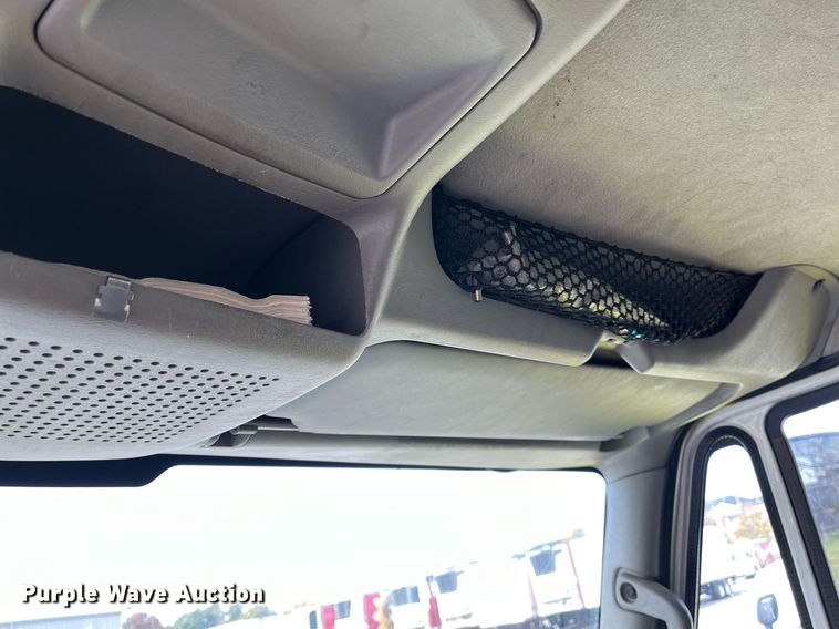 image for item DH8592 2011 International DuraStar 4300  refrigerated truck