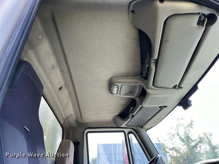 image for item DH8592 2011 International DuraStar 4300  refrigerated truck