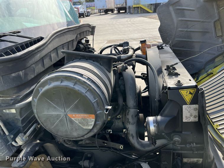 image for item DH8592 2011 International DuraStar 4300  refrigerated truck