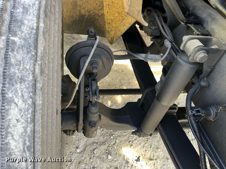 image for item DH8592 2011 International DuraStar 4300  refrigerated truck