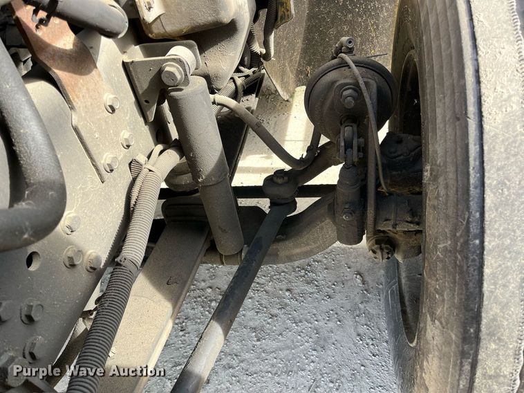 image for item DH8592 2011 International DuraStar 4300  refrigerated truck