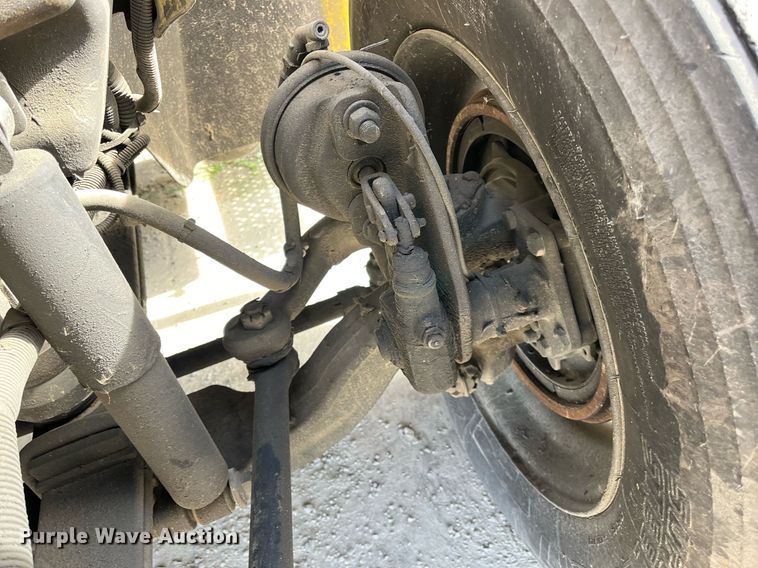 image for item DH8592 2011 International DuraStar 4300  refrigerated truck