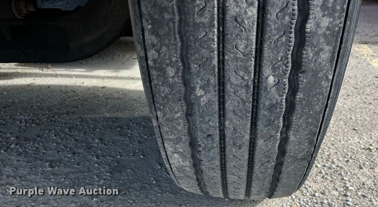 image for item DH8592 2011 International DuraStar 4300  refrigerated truck