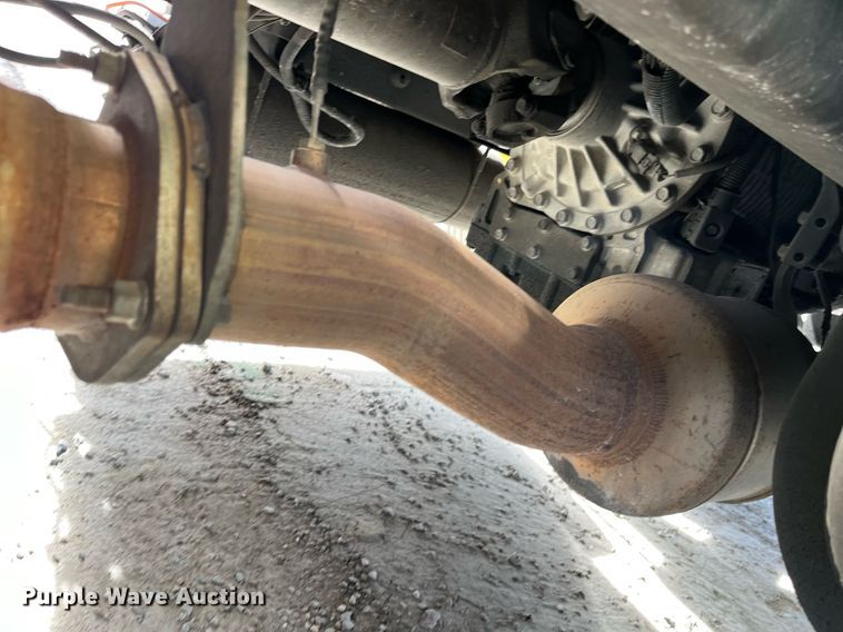 image for item DH8592 2011 International DuraStar 4300  refrigerated truck