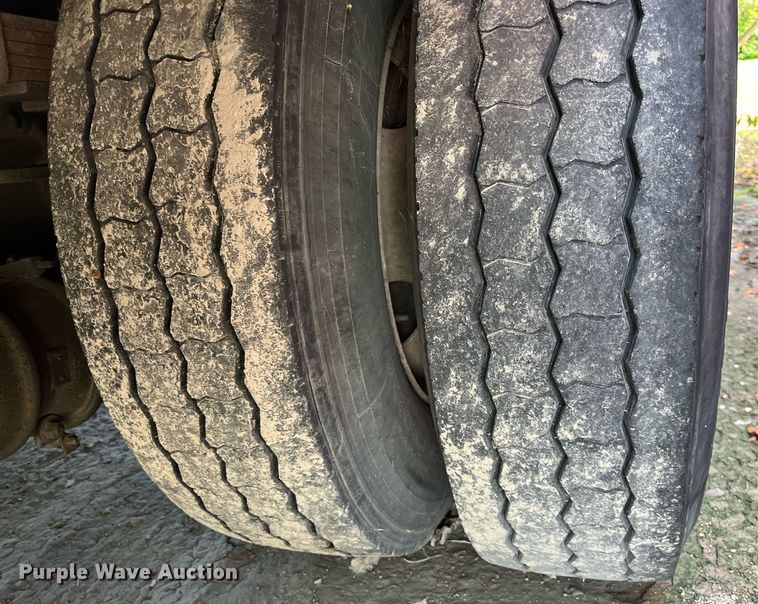 image for item DH8592 2011 International DuraStar 4300  refrigerated truck