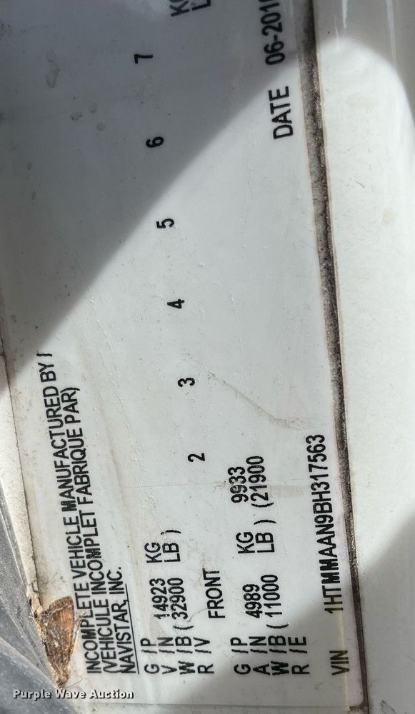 image for item DH8592 2011 International DuraStar 4300  refrigerated truck