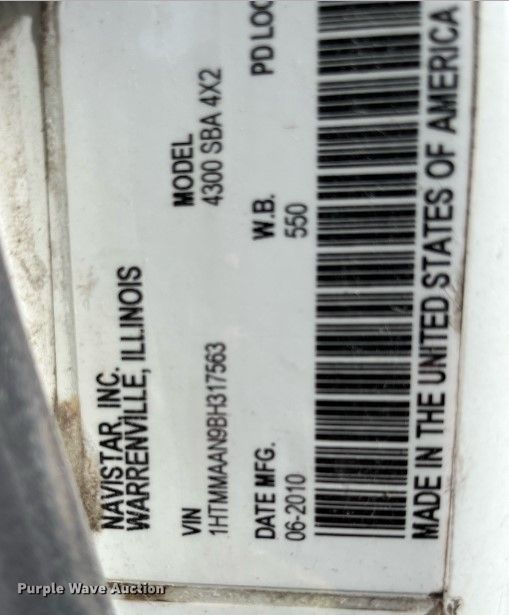 image for item DH8592 2011 International DuraStar 4300  refrigerated truck