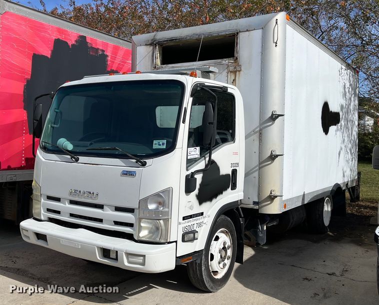 image for item DH8593 2013 Isuzu NRR  box truck