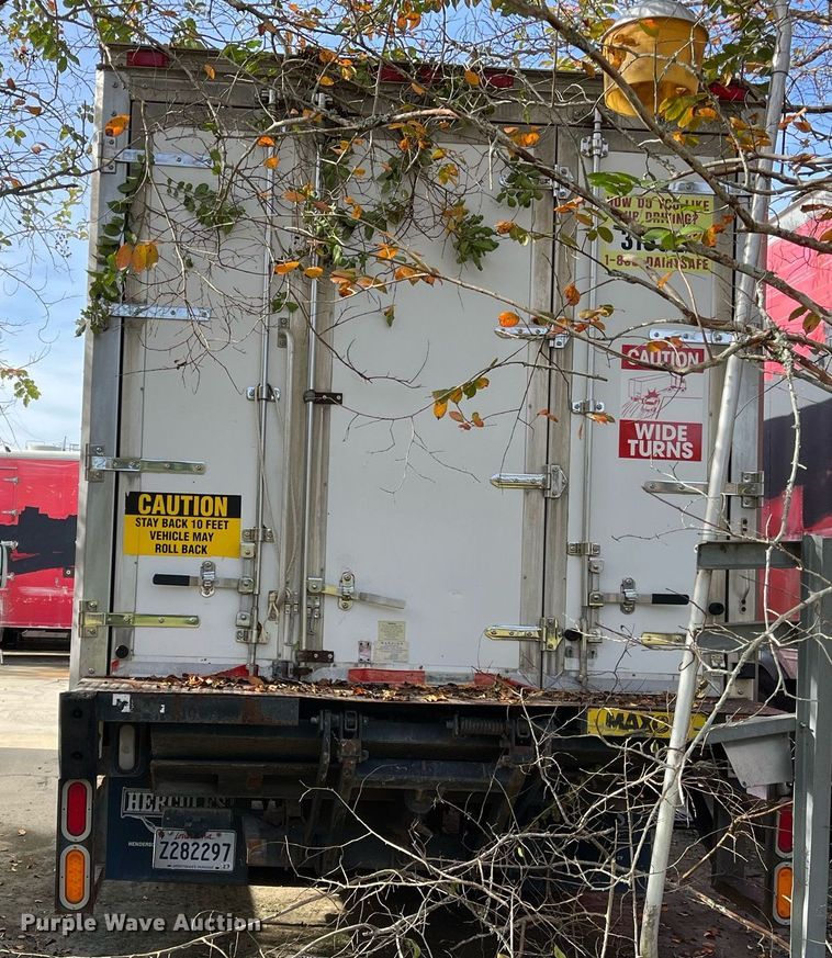 image for item DH8593 2013 Isuzu NRR  box truck