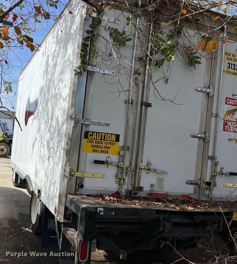 image for item DH8593 2013 Isuzu NRR  box truck