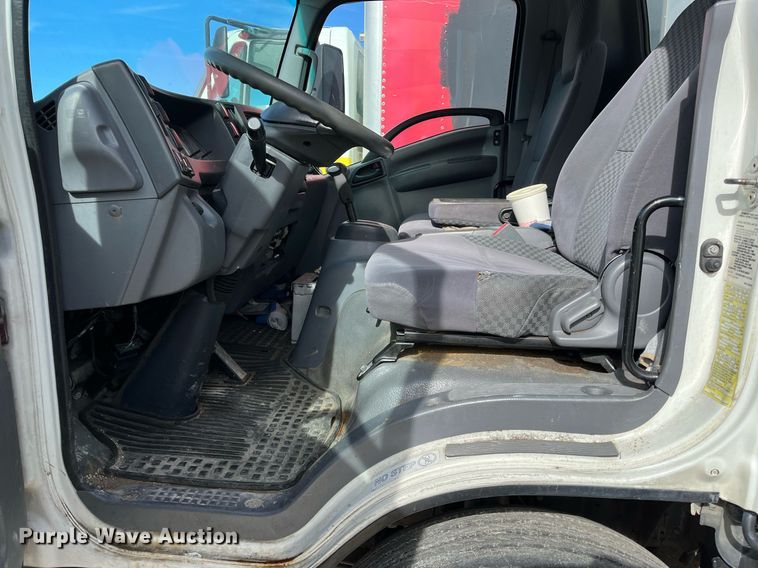 image for item DH8593 2013 Isuzu NRR  box truck