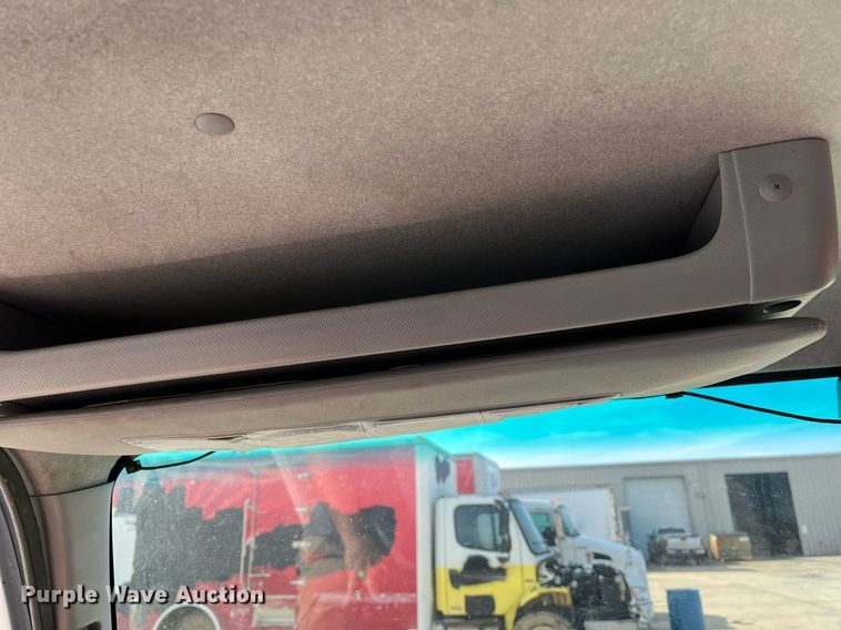 image for item DH8593 2013 Isuzu NRR  box truck