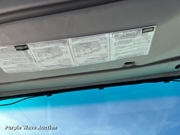 image for item DH8593 2013 Isuzu NRR  box truck