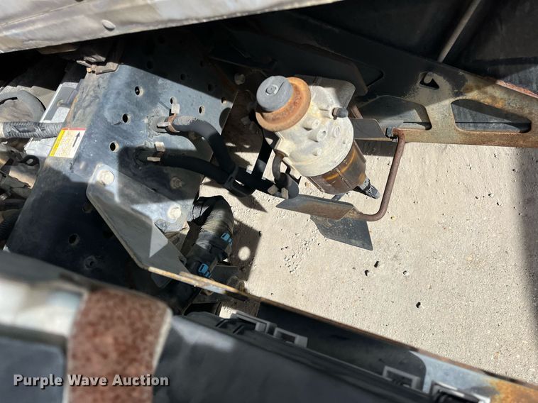 image for item DH8593 2013 Isuzu NRR  box truck