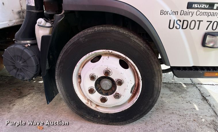 image for item DH8593 2013 Isuzu NRR  box truck